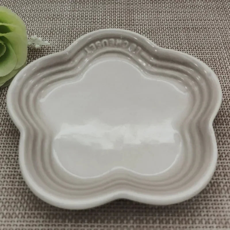 Ceramic Elevated Cat Bowl.